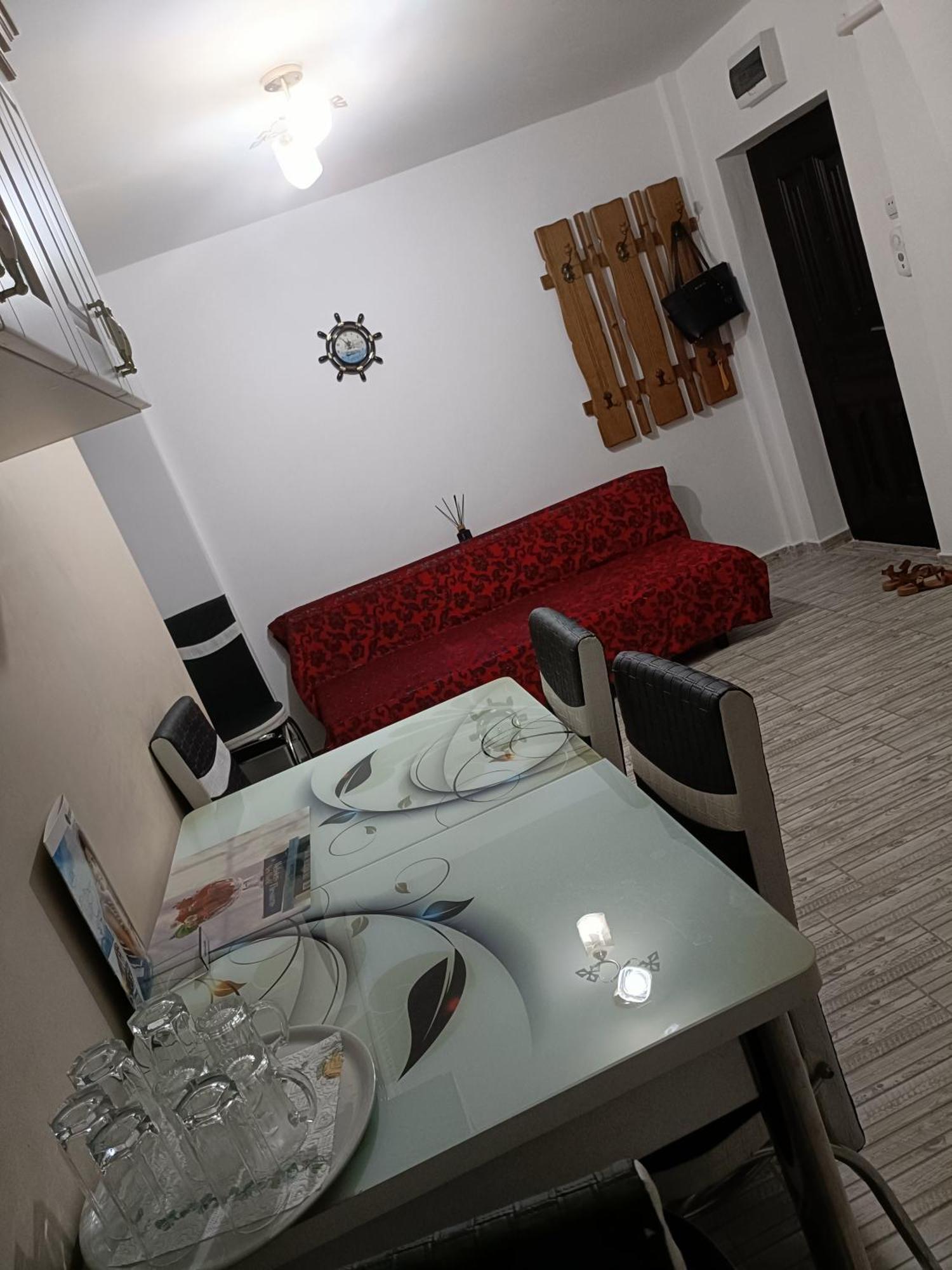 Apartament Manu Tg Neamt Târgu Neamţ Exterior foto